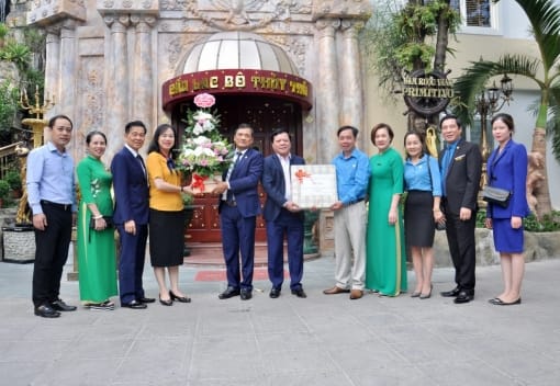 Liên đoàn Lao động Quận Ngô Quyền thăm, chúc mừng doanh nghiệp nhân Ngày Doanh nhân Việt Nam 13-10