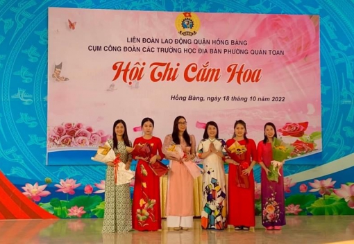 Cụm công đoàn cơ sở trường học trực thuộc Liên đoàn Lao động quận Hồng Bàng tổ chức “Hội thi cắm hoa”