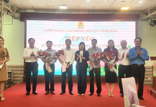 Liên đoàn đoàn Lao động huyện Vĩnh Bảo tổ chức Hội nghị tiếp xúc nhân Ngày Nhà giáo Việt Nam 