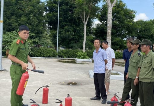 Cung Văn hóa LĐHN Việt Tiệp tuyên truyền, huấn luyện, phổ biến kiến thức pháp luật về phòng cháy chữa cháy 