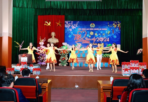 LĐLĐ huyện An Dương tổ chức chương trình  “Tết sum vầy – Xuân chia sẻ” năm 2024